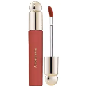 Soft Pinch Tinted Lip Oil de Rare Beauty disponible en Nicaragua en Her Cosmetics